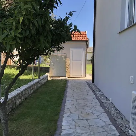In With Seaview, Terrace, Air Condition, Wifi Sukosan