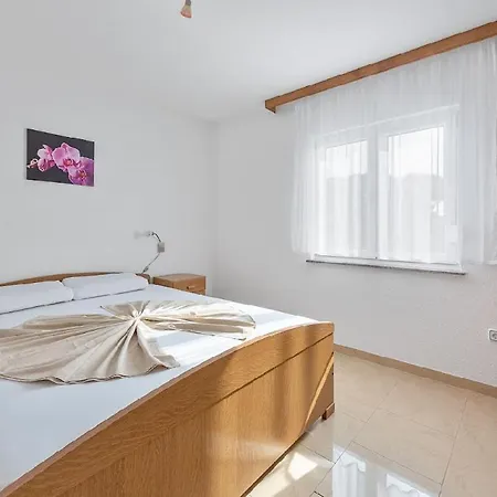 Apartment In With Seaview, Terrace, Air Condition, Wifi