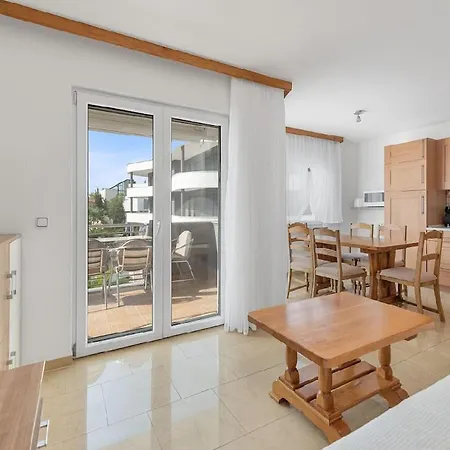 Apartment In With Seaview, Terrace, Air Condition, Wifi Sukošan