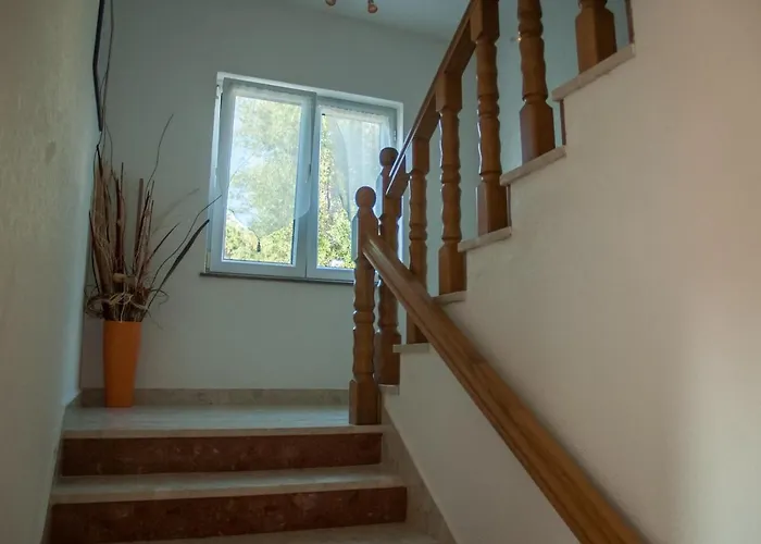 Appartamento In With Seaview, Terrace, Air Condition, Wifi Sukošan